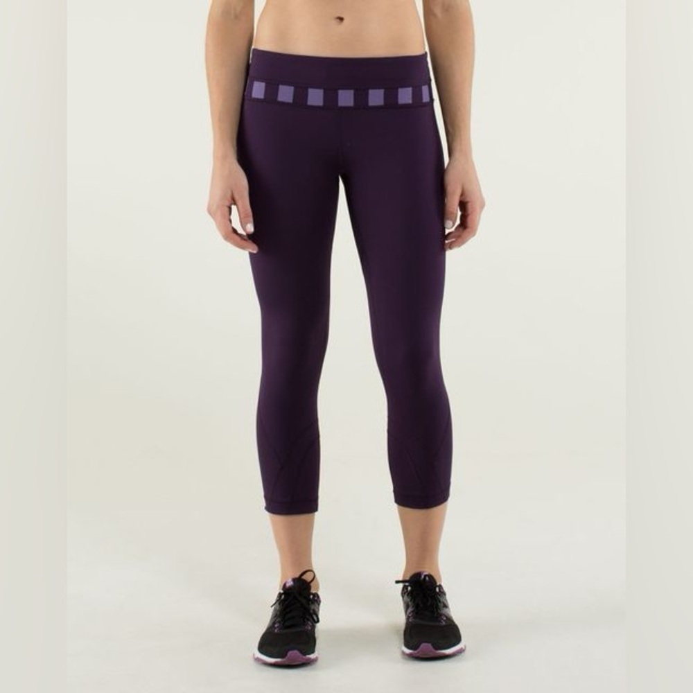 Lululemon Cropped Purplee Leggings tights running athletic yoga 6